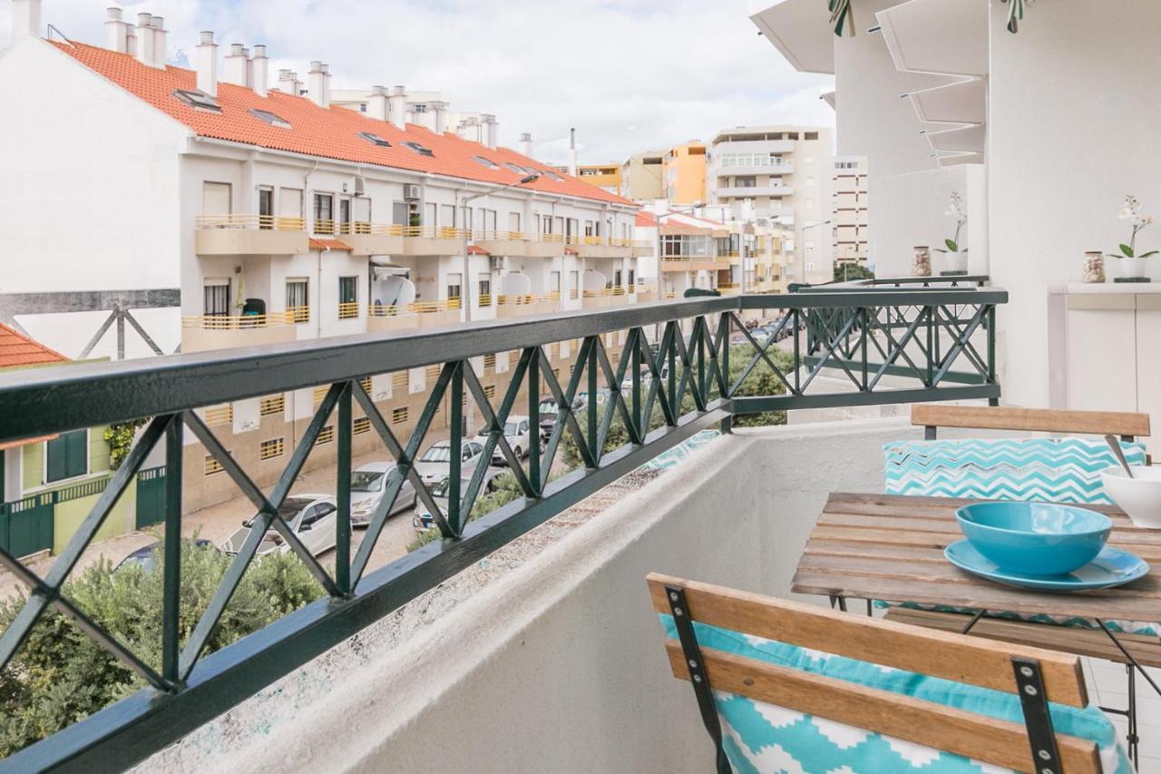 1 Bedroom Beach Apartment With Balcony 2 Min Walk To The Beach! Costa de Caparica Buitenkant foto