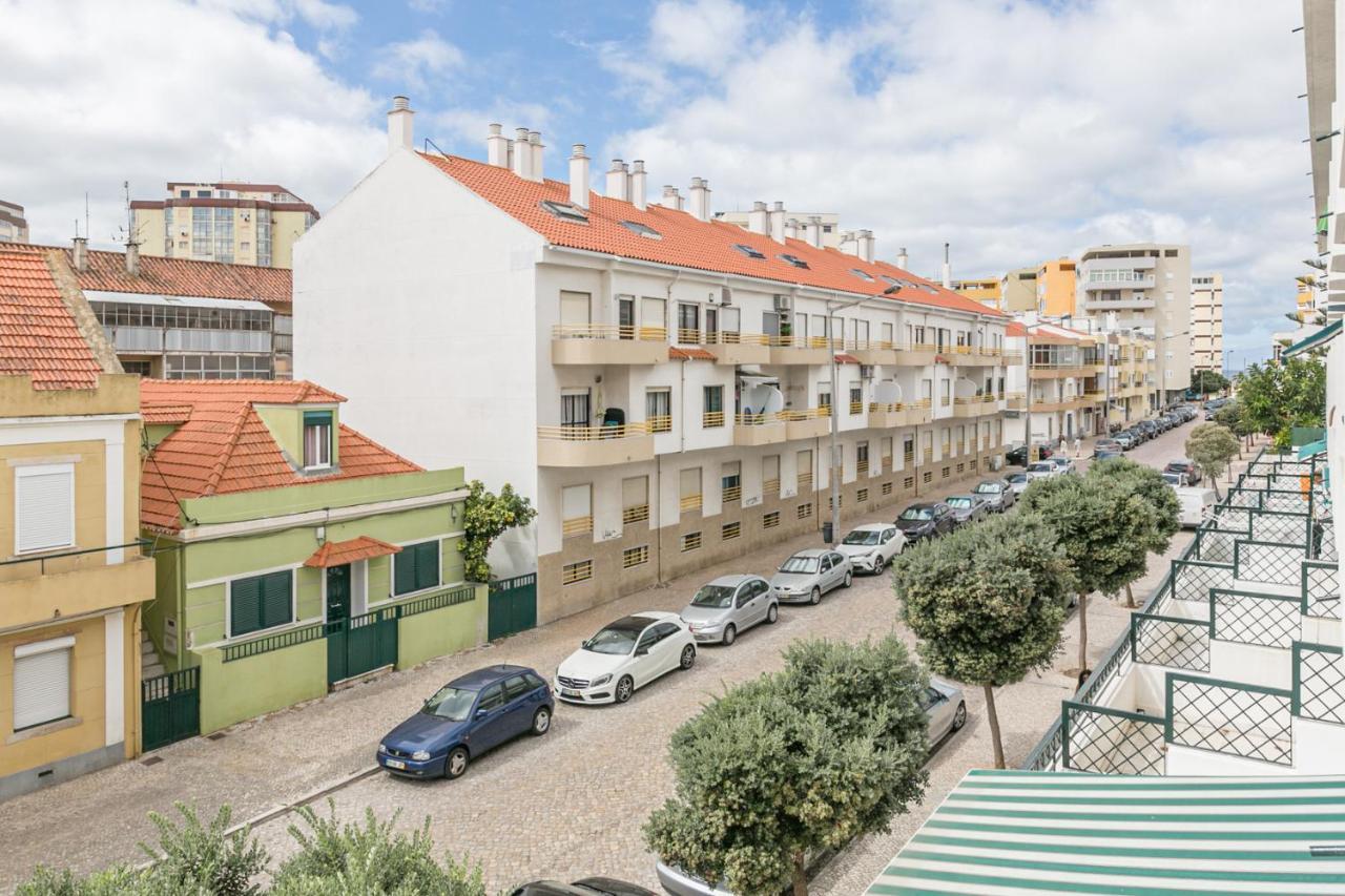 1 Bedroom Beach Apartment With Balcony 2 Min Walk To The Beach! Costa de Caparica Buitenkant foto